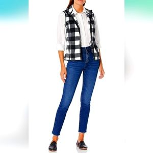 Amazon Essentials Women's Classic-Fit Sleeveless Polar Soft Fleece Vest NWOT